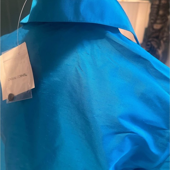 VTG Casual  corner 100% SILK NWT Button Down Blouse Women’s 6 Beautiful Blue - Picture 7 of 11